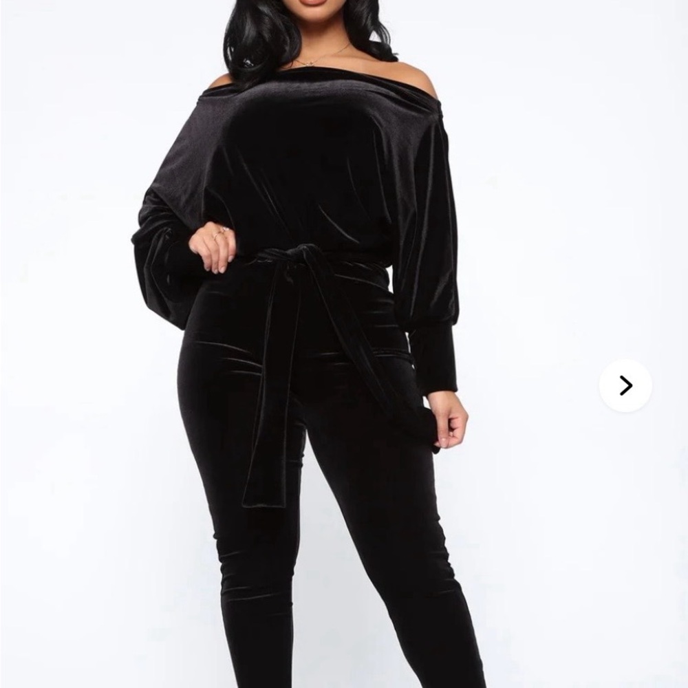 Fashion Nova Black Velvet Off-Shoulder Jumpsuit size Large